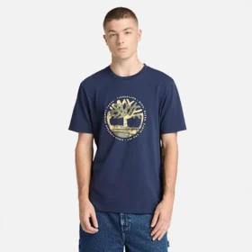 Herren-T-Shirt mit «Tree Logo Lake House»-Grafik