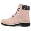 Lucia Way 6-Inch Boot mit Anhänger, wasserdicht, «Hellrosa Nubuk»