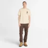 Timberland® Herren-T-Shirt mit «Carrier Slogan»-Grafik auf dem Rücken Timberland® Herren-T-Shirt mit «Carrier Slogan»-Grafik auf dem Rücken
