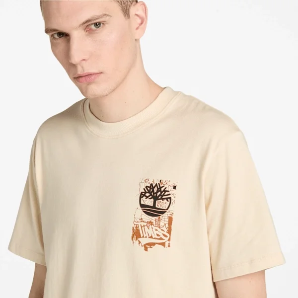 Timberland® Herren-T-Shirt mit «Carrier Slogan»-Grafik auf dem Rücken Timberland® Herren-T-Shirt mit «Carrier Slogan»-Grafik auf dem Rücken
